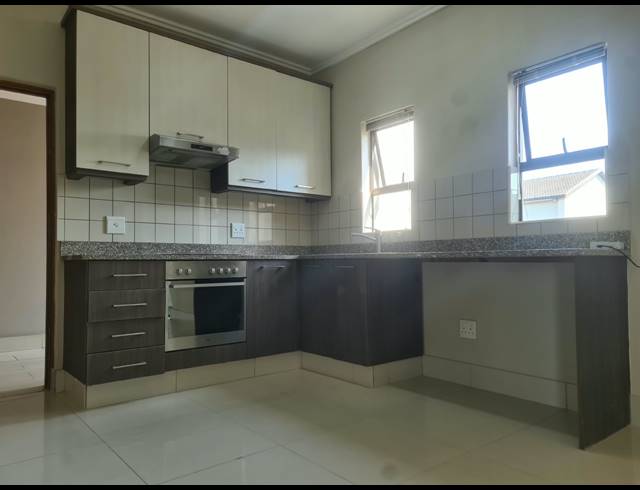 2 BEDROOM APARTMENT FOR SALE IN UMHLANGA RIDGE